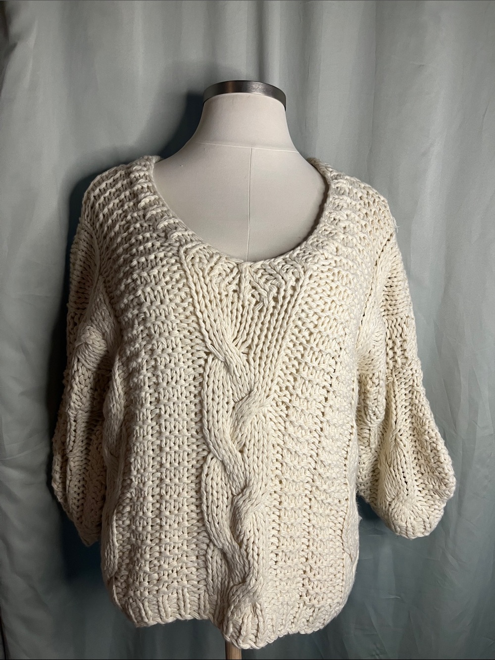 POL Chunky Cable V-Neck Sweater in Cream